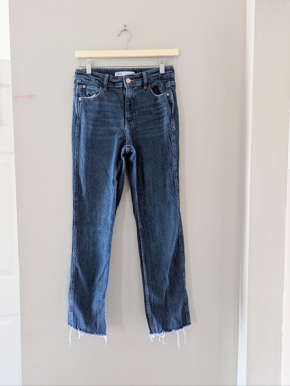 ZARA High Rise Raw Hem Cropped Straight Leg Jeans Size 4